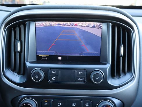 Used 2022 Chevrolet Colorado Z71 image 9