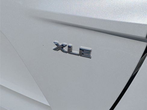 Used 2021 Toyota Prius Prime XLE image 10