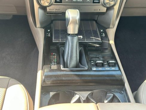 Used 2021 Lexus GX 460 Premium image 18