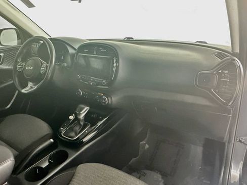 Used 2024 Kia Soul EX FWD image 28