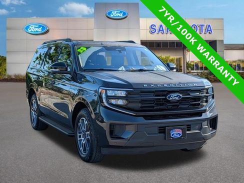 Certified 2025 Ford Expedition Active AWD/4WD image 1