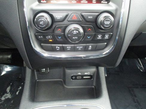 Used 2017 Dodge Durango R/T image 28