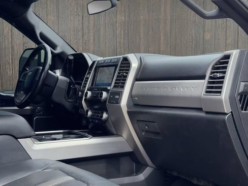 Used 2020 Ford F250 Platinum w/ FX4 Off-Road Package AWD/4WD image 29