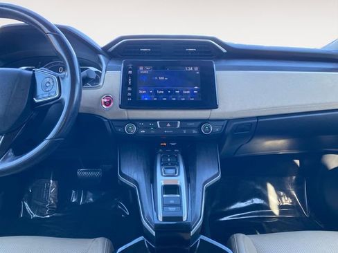 Used 2018 Honda Clarity Touring image 11