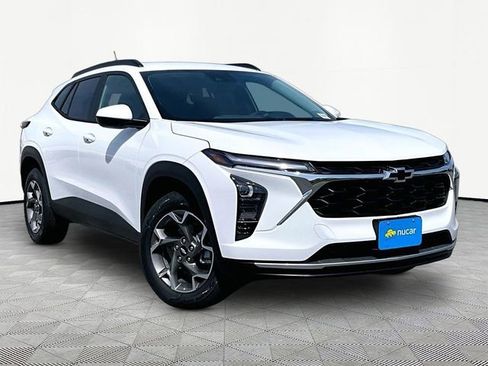 New 2026 Chevrolet Trax LT w/ Driver Confidence Package FWD image 1