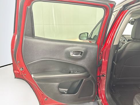 Used 2018 Jeep Compass Latitude w/ Popular Equipment Group image 25