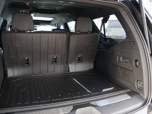 New 2026 GMC Yukon XL AT4 w/ AT4 Premium Plus Package AWD/4WD image 19