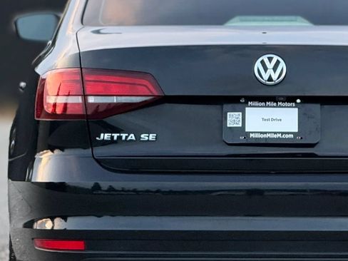 Used 2017 Volkswagen Jetta SE FWD image 13