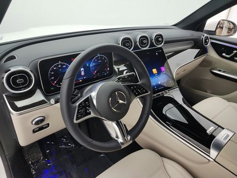 Certified 2025 Mercedes-Benz GLC 300 image 15