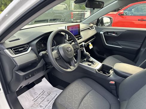 New 2025 Toyota RAV4 XLE AWD/4WD image 15