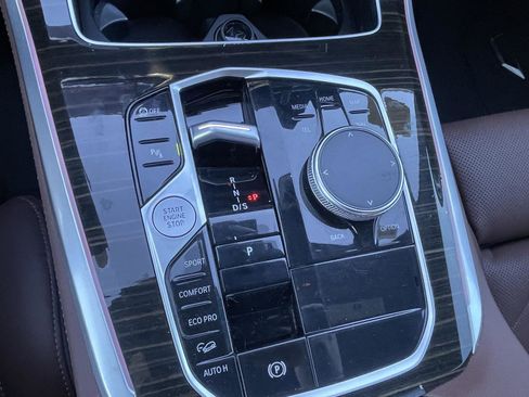 Used 2024 BMW X5 xDrive40i w/ Premium Package image 17