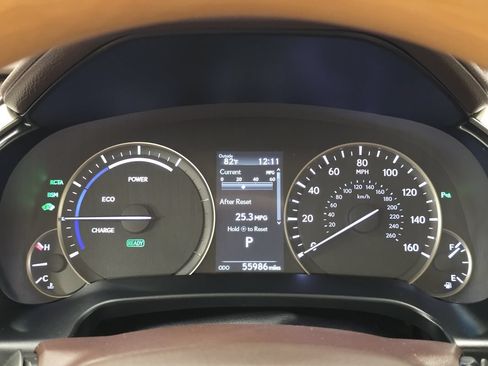 Used 2018 Lexus RX 450h AWD w/ Premium Package image 35