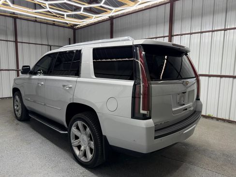 Used 2020 Cadillac Escalade Luxury AWD/4WD image 4