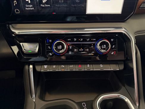 Used 2025 GMC Sierra 2500 Denali Ultimate AWD/4WD image 24
