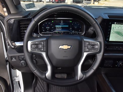 Used 2025 Chevrolet Silverado 2500 LT w/ Safety Package image 22