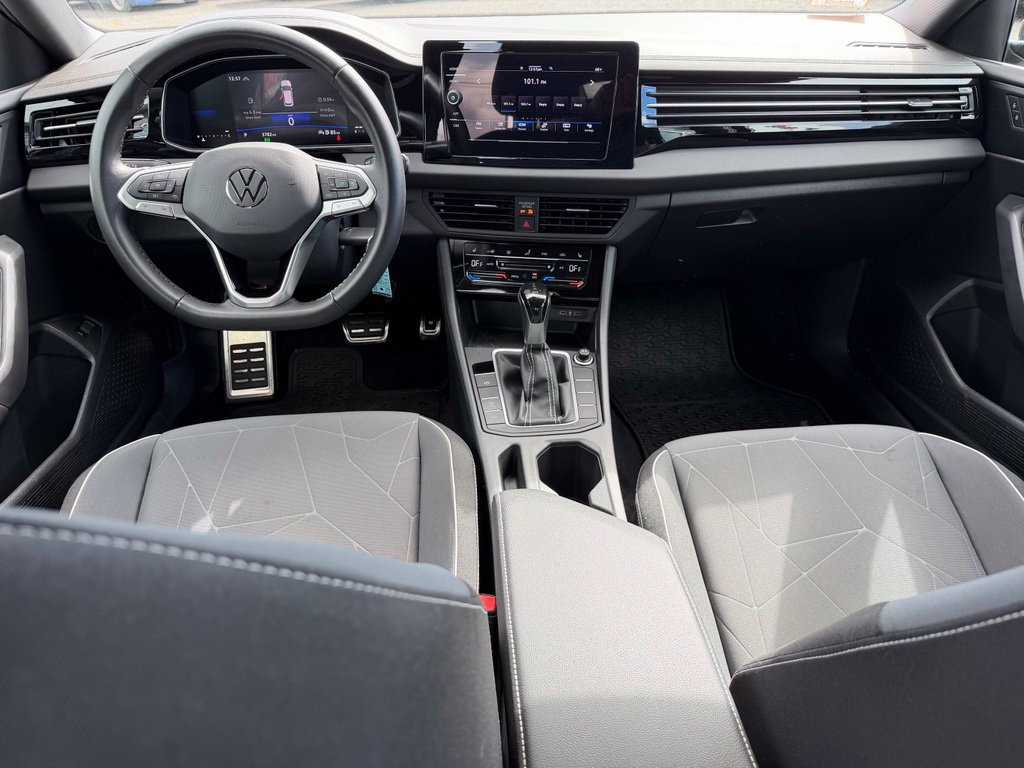 Used 2025 Volkswagen Jetta Sport FWD image 13