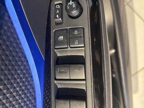 Used 2020 Toyota C-HR LE image 15