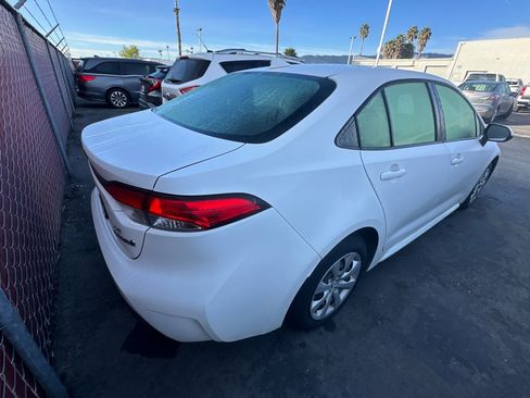 Used 2023 Toyota Corolla LE image 3