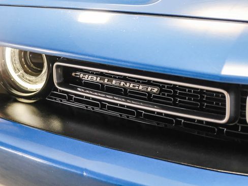 Used 2021 Dodge Challenger SXT RWD image 13