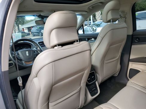 Used 2019 Lincoln Nautilus Reserve image 14