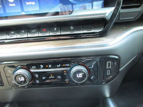 Certified 2023 Chevrolet Silverado 1500 LT Trail Boss w/ Convenience Package II AWD/4WD image 32
