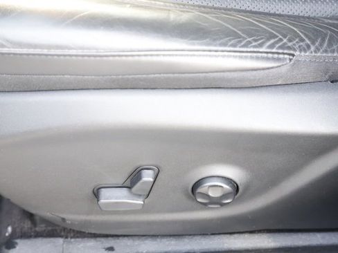 Used 2019 Jeep Cherokee Trailhawk image 16