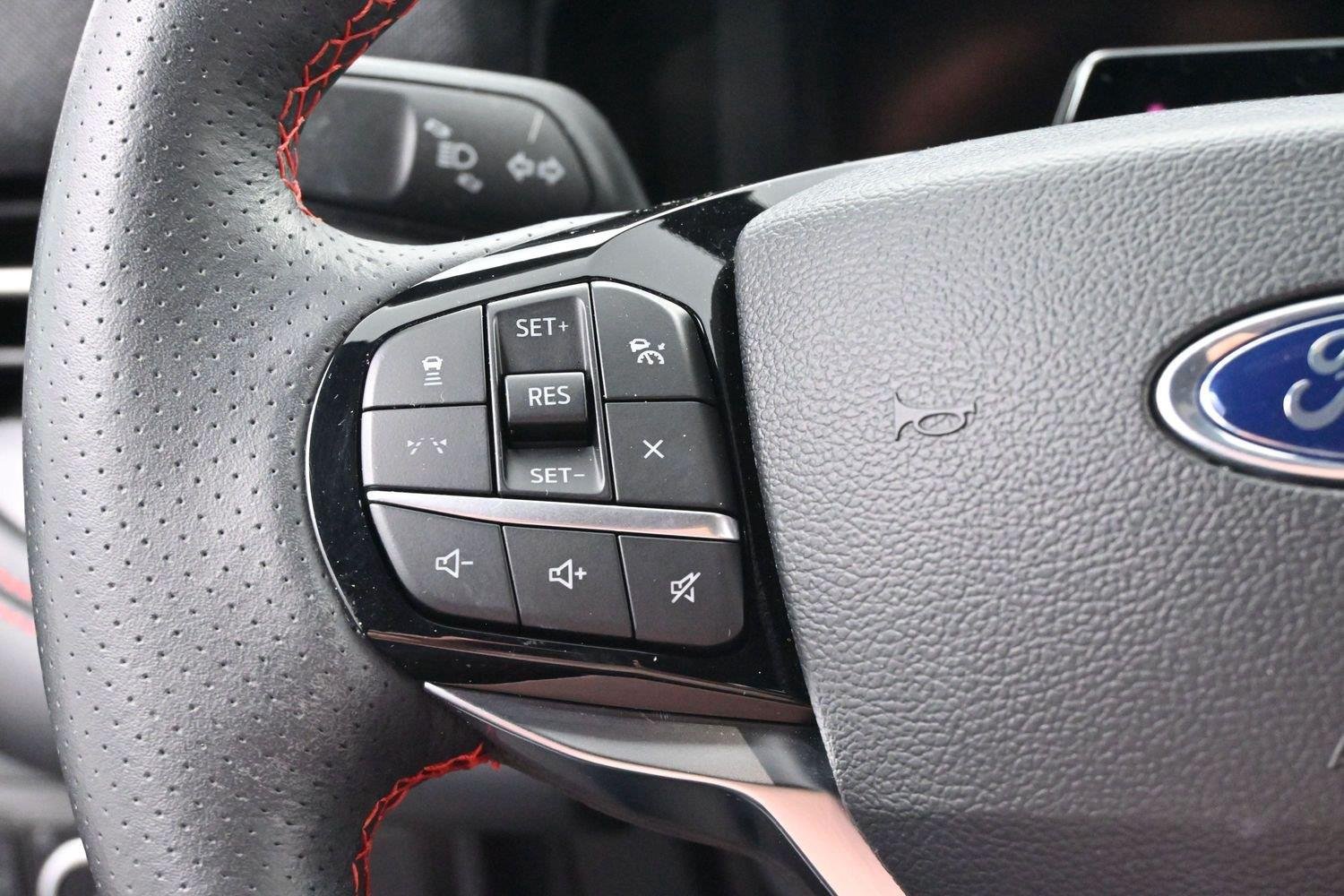Used 2025 Ford Explorer ST-Line w/ Premium Package RWD image 19