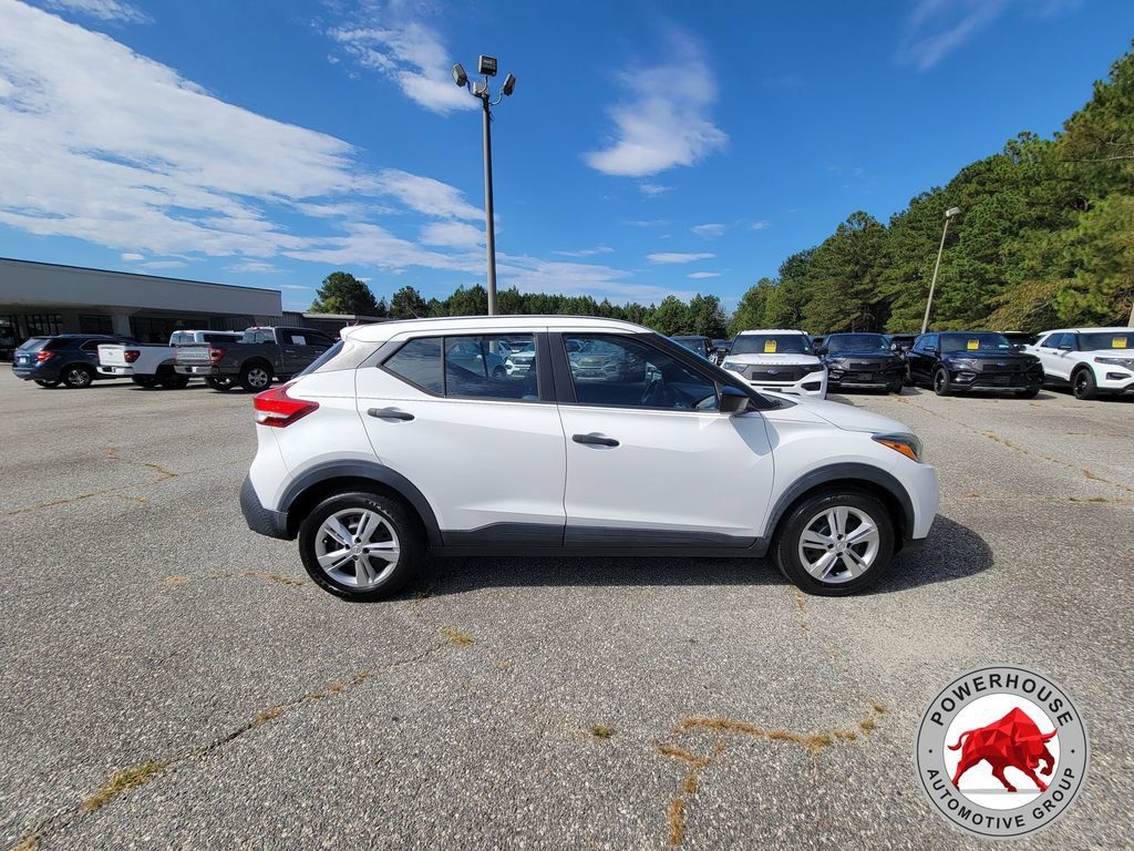 Used 2020 Nissan Kicks S FWD image 8