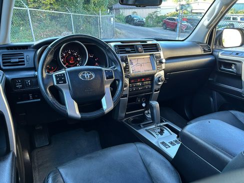 Used 2010 Toyota 4Runner Limited image 17