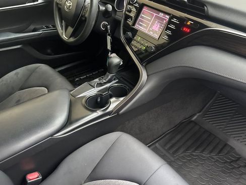 Used 2019 Toyota Camry LE image 12