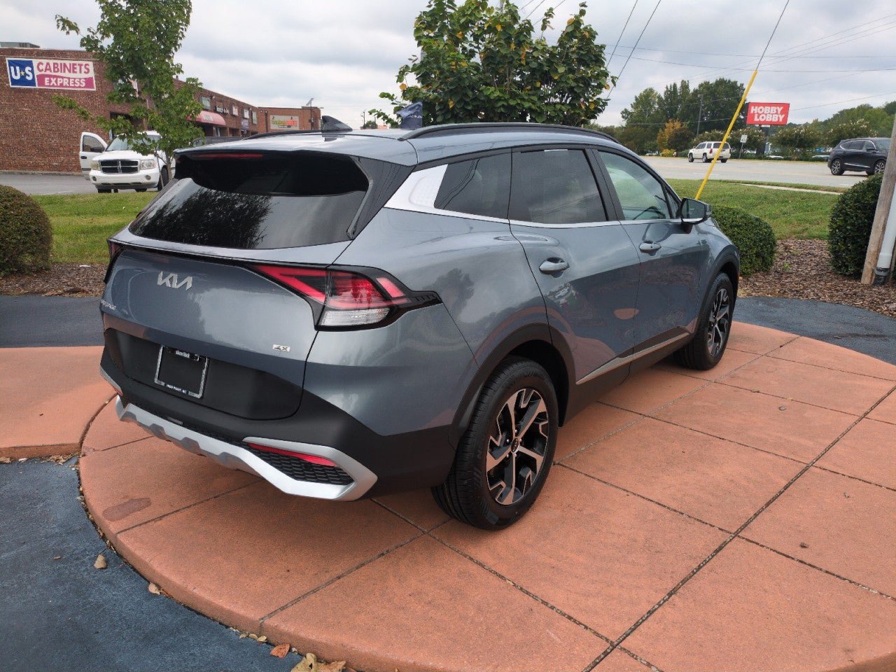 Certified 2025 Kia Sportage EX w/ Premium Package AWD/4WD image 7