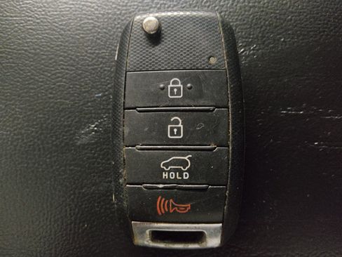 Used 2016 Kia Sorento EX image 32