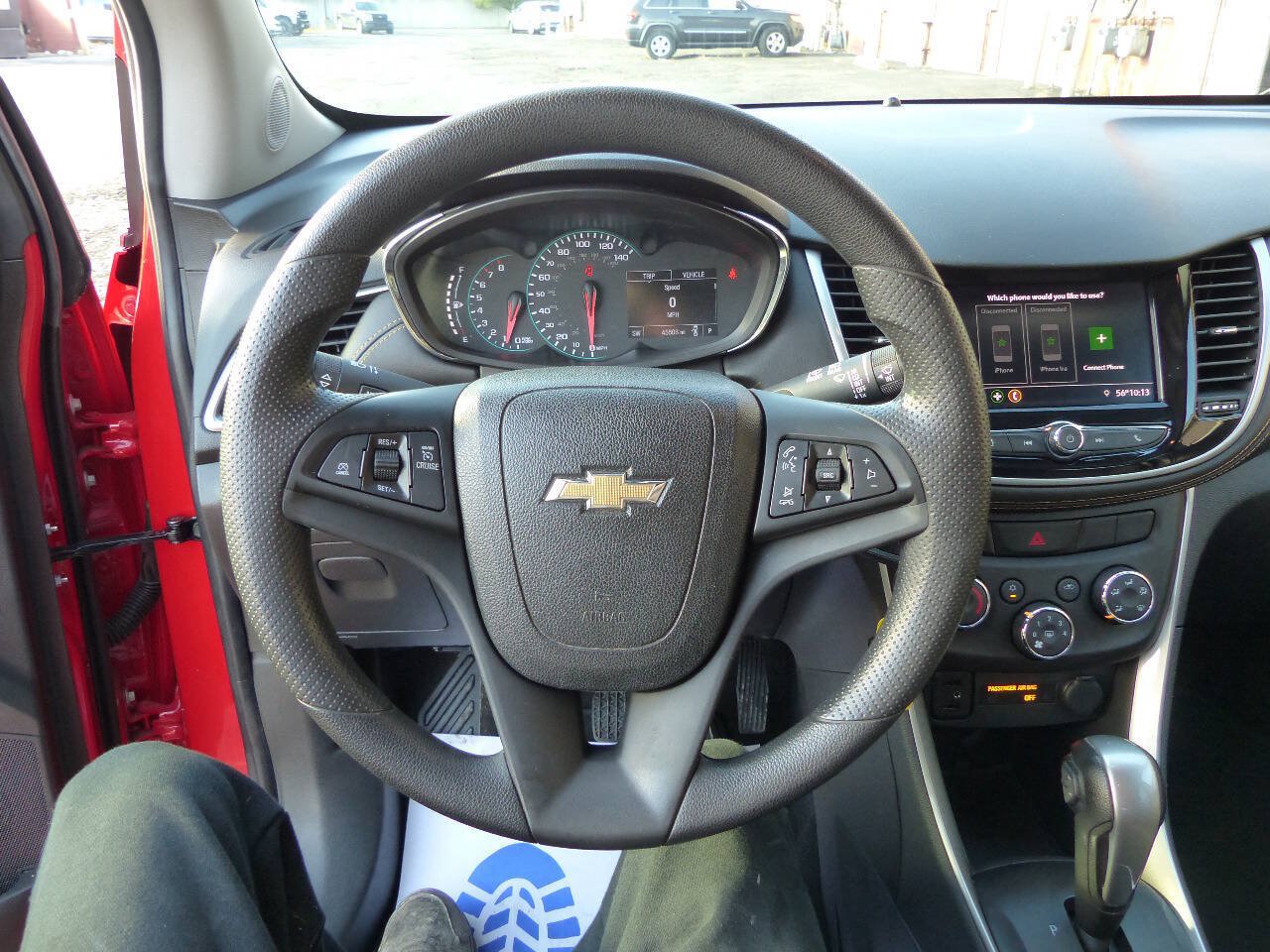 Used 2020 Chevrolet Trax LT FWD image 23