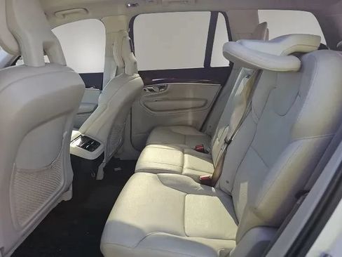 Used 2017 Volvo XC90 T6 Momentum w/ Vision Package AWD/4WD image 5