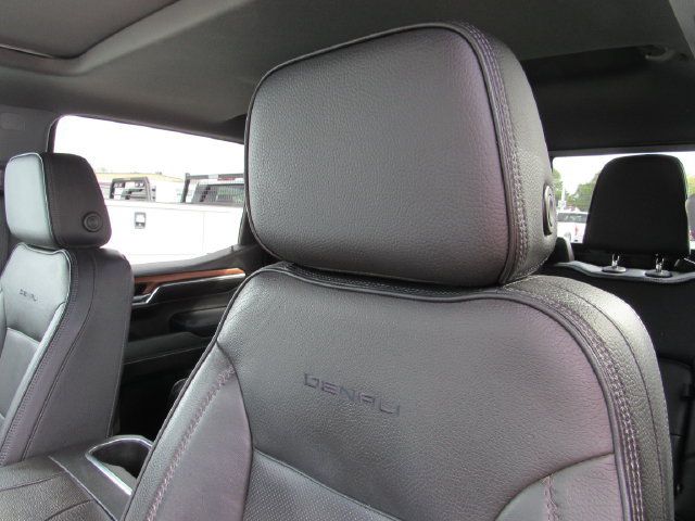 Used 2023 GMC Sierra 1500 Denali w/ Denali Reserve Package AWD/4WD image 16