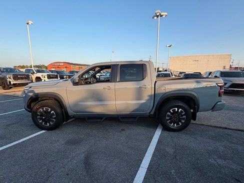 Used 2024 Nissan Frontier PRO-4X w/ Technology Package AWD/4WD image 7