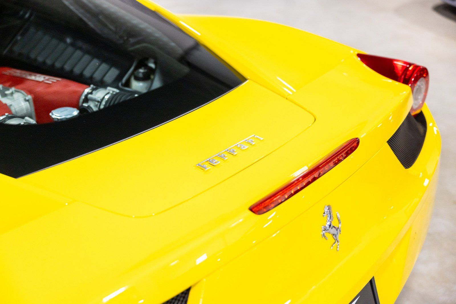 Used 2011 Ferrari 458 Italia Coupe RWD image 16