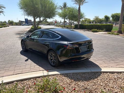 Used 2018 Tesla Model 3 Mid Range RWD image 4
