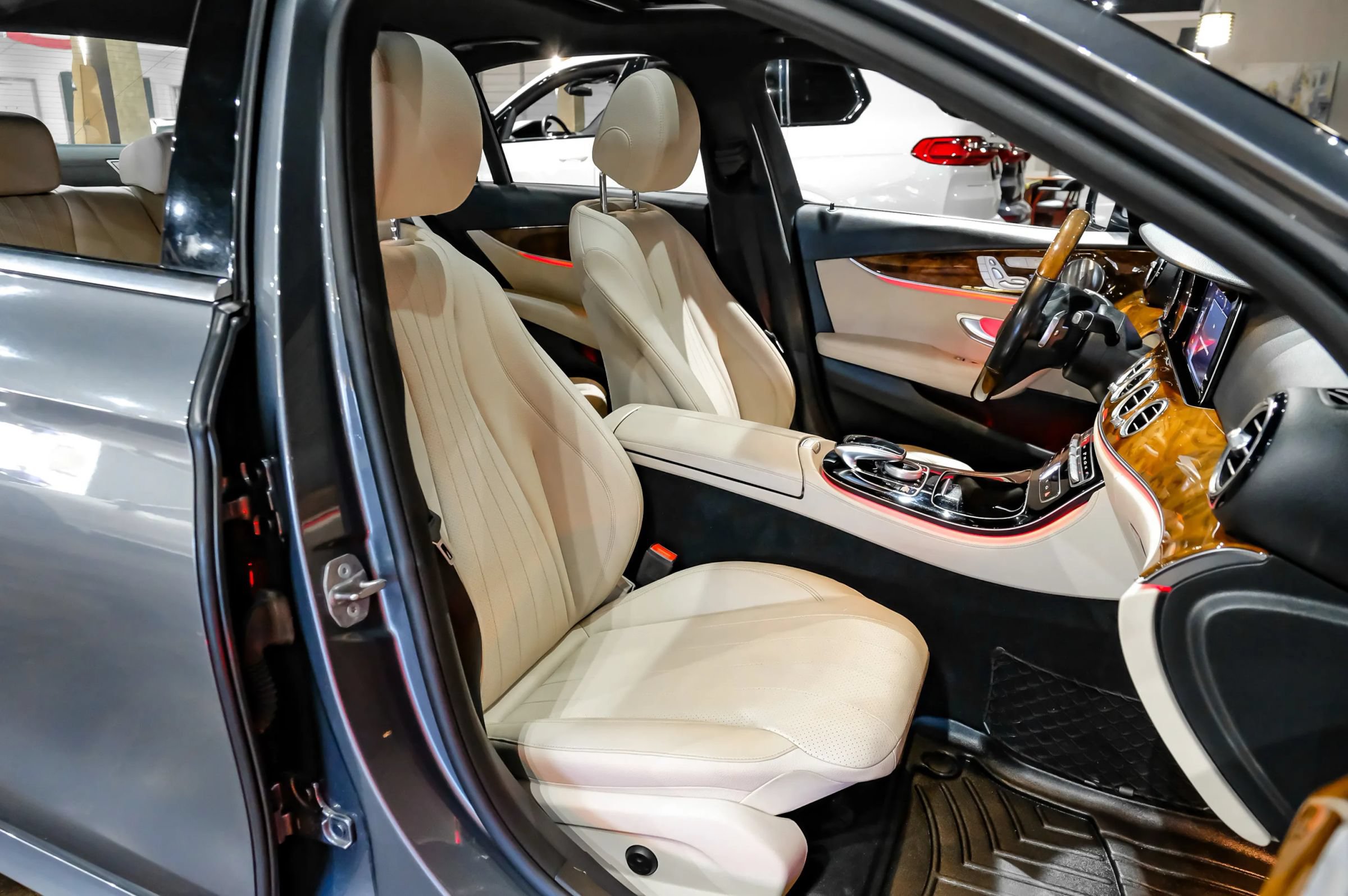 Used 2018 Mercedes-Benz E 300 image 36