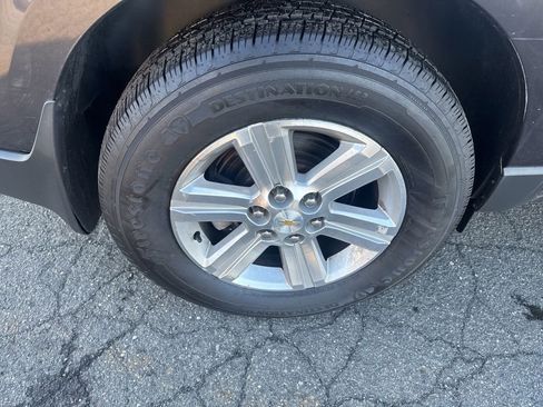 Used 2014 Chevrolet Traverse LT image 25
