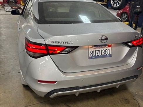 Used 2020 Nissan Sentra SV FWD image 2