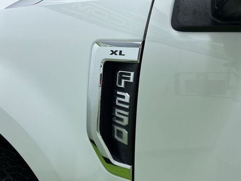 Used 2022 Ford F250 XL w/ Power Equipment Group AWD/4WD image 13