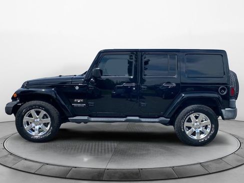 Used 2016 Jeep Wrangler Unlimited Sahara w/ Max Tow Package AWD/4WD image 2