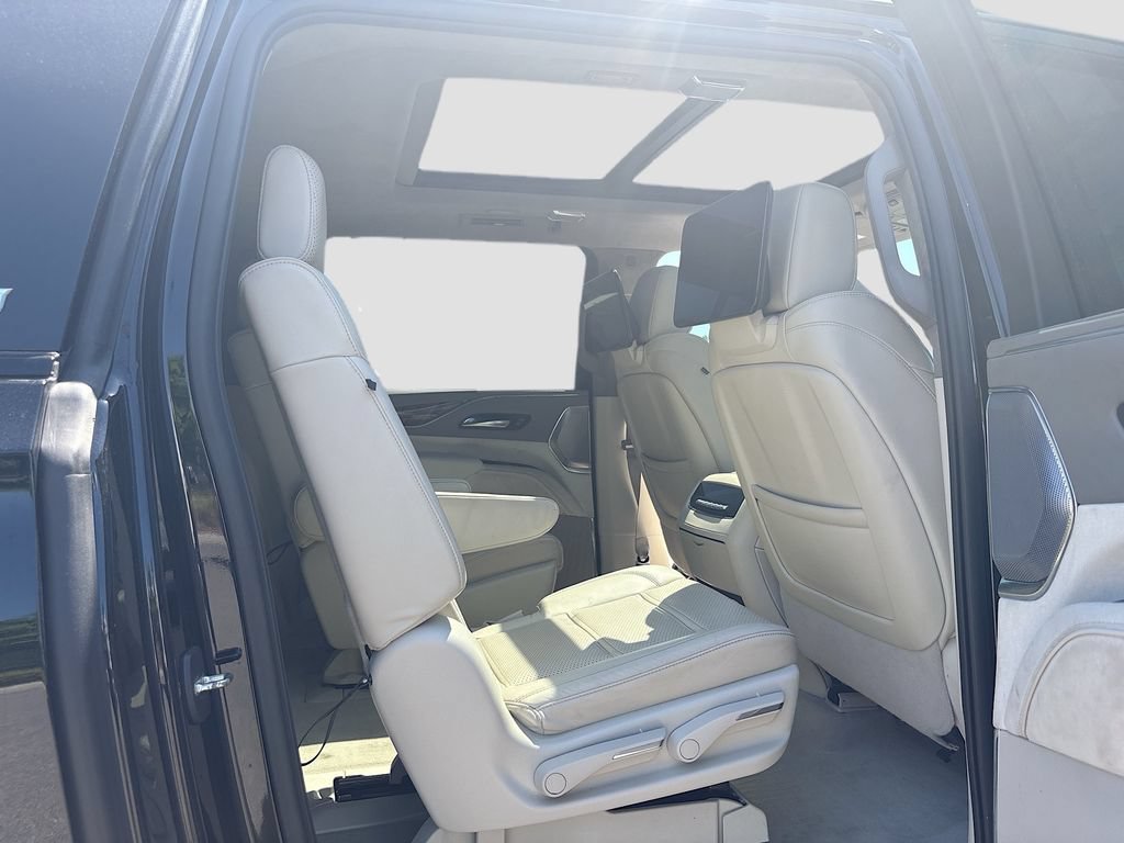 Used 2022 Cadillac Escalade ESV Sport Platinum AWD/4WD image 26
