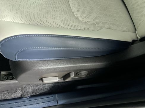 Certified 2026 Kia Carnival SX image 12