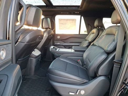 New 2025 Lincoln Navigator L Reserve w/ Jet Appearance Package image 5