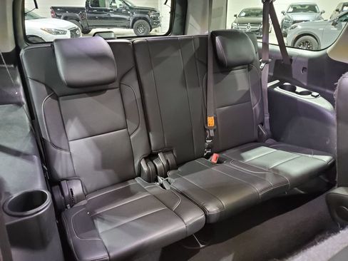 Used 2020 Chevrolet Suburban Premier image 22
