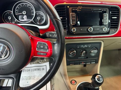 Used 2013 Volkswagen Beetle TDI FWD image 28