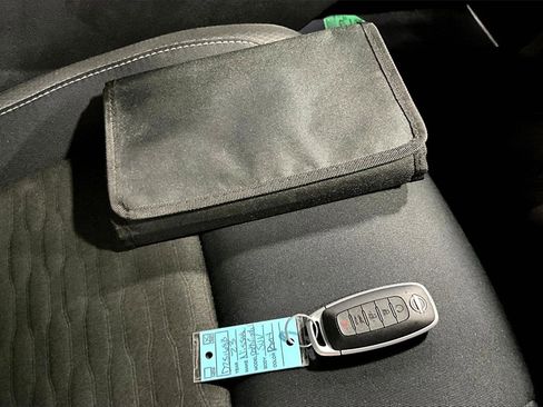 Used 2023 Nissan Pathfinder SV w/ SV Premium Package image 33