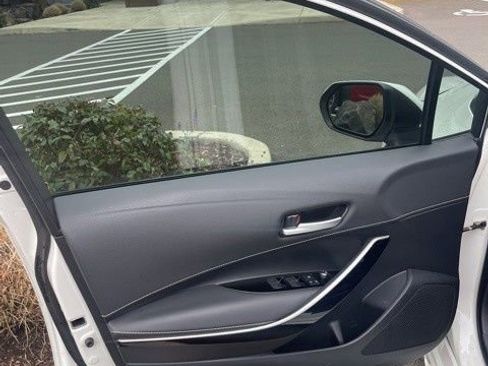 Used 2019 Toyota Corolla XSE image 6